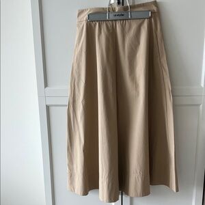 Banana Republic Tan A-Line Skirt with pockets. Size 4P NWT